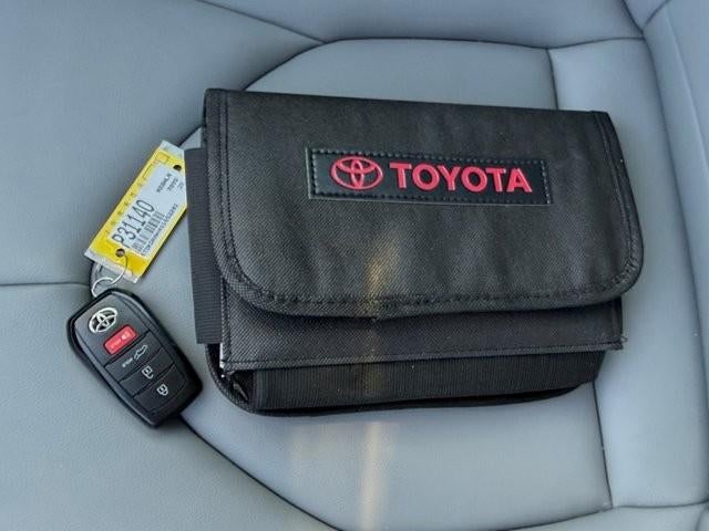 2025 Toyota Highlander XLE FWD (Natl)