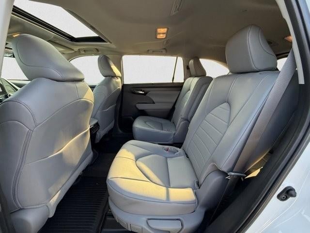 2025 Toyota Highlander XLE FWD (Natl)