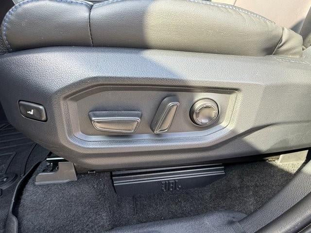 2025 Toyota Tundra 4WD 4WD Platinum Hybrid CrewMax 5.5' Bed (Natl)