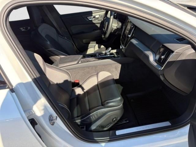 2024 Volvo S60 B5 FWD Plus Black Edition