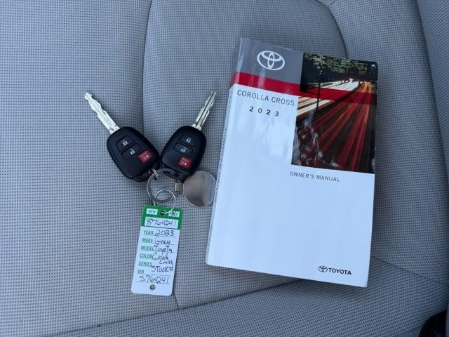 2023 Toyota Corolla Cross L 2WD (Natl)