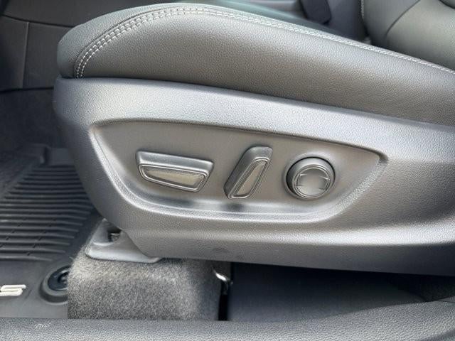 2026 Toyota Corolla Cross XLE 4WD (Natl)