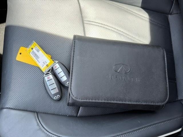 2019 INFINITI Q70 3.7 LUXE