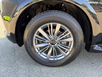 2022 INFINITI QX80 LUXE