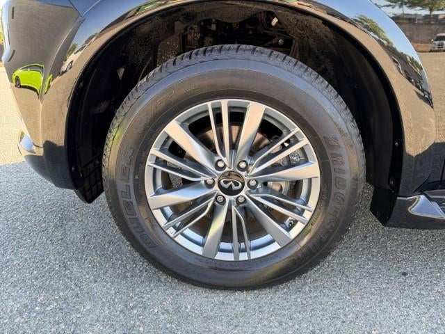 2022 INFINITI QX80 LUXE