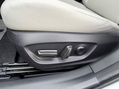 2024 Toyota Prius Limited AWD (Natl)