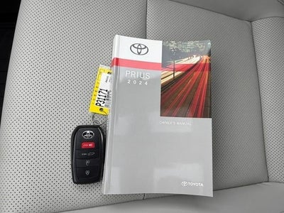 2024 Toyota Prius Limited AWD (Natl)