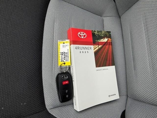 2025 Toyota 4Runner TRD Off Road 4WD (Natl)