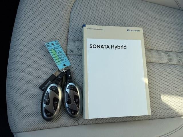 2025 Hyundai SONATA Hybrid Limited FWD