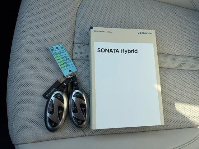 2025 Hyundai SONATA Hybrid Limited FWD