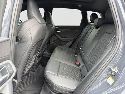 2025 Audi SQ6 e-tron Prestige quattro