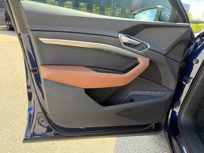 2022 Audi e-tron Premium quattro