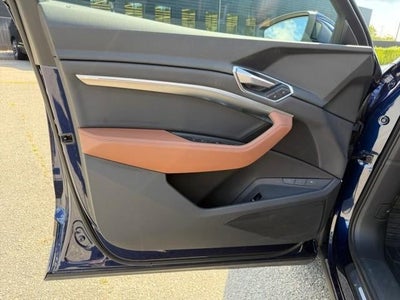 2022 Audi e-tron Premium quattro