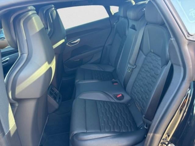2024 Audi e-tron GT Premium Plus quattro