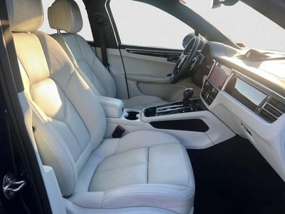 2023 Porsche Macan AWD