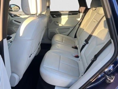 2023 Porsche Macan AWD