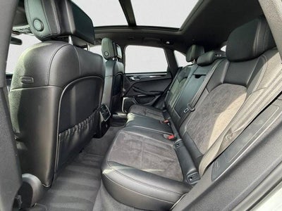 2021 Porsche Macan AWD
