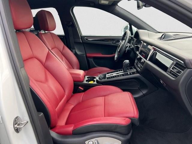 2022 Porsche Macan AWD