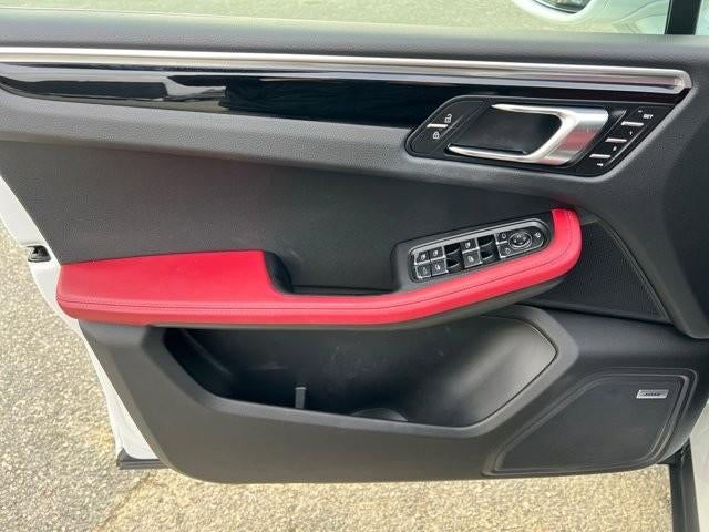 2022 Porsche Macan AWD