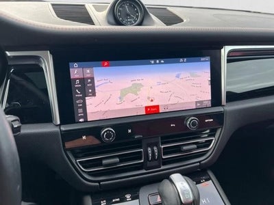 2022 Porsche Macan AWD