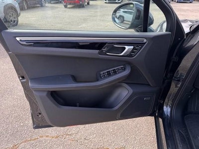 2023 Porsche Macan AWD