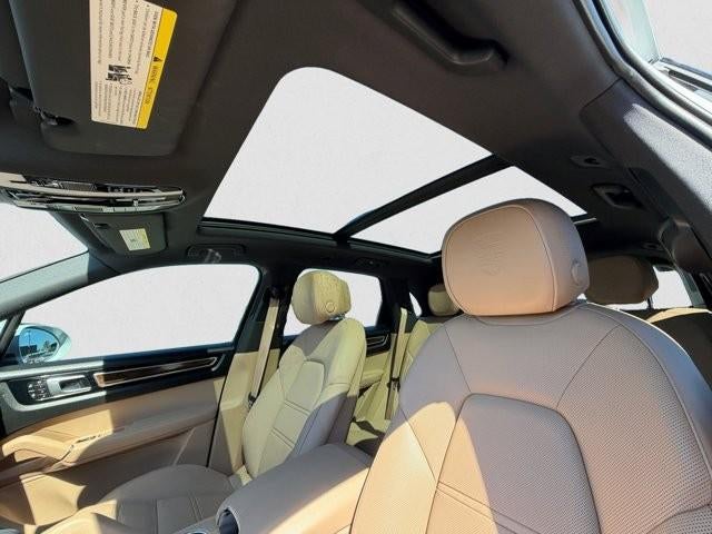 2022 Porsche Cayenne Platinum Edition AWD