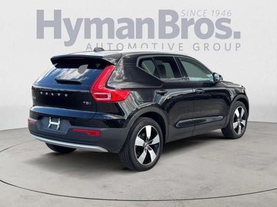 2021 Volvo XC40 T5 AWD Momentum
