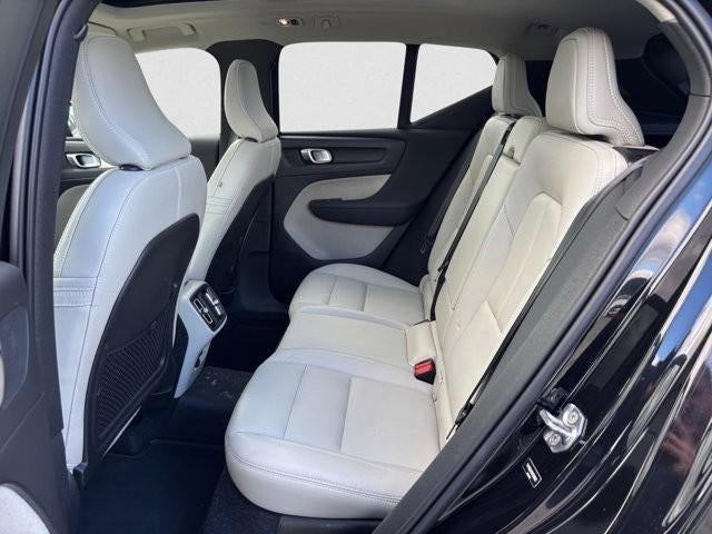 2021 Volvo XC40 T5 AWD Momentum