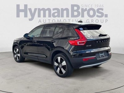 2021 Volvo XC40 T5 AWD Momentum