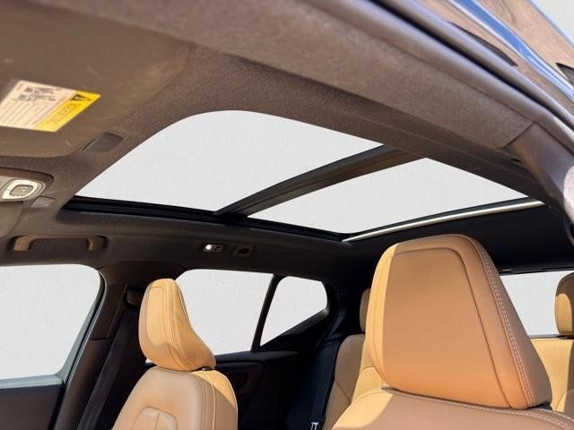 2019 Volvo XC40 T5 AWD Momentum