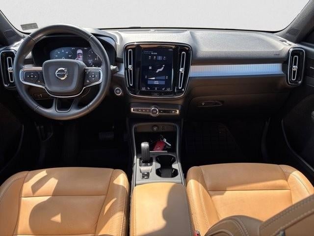 2019 Volvo XC40 T5 AWD Momentum