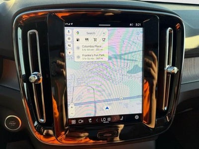 2025 Volvo XC40 B5 AWD Plus Bright Theme