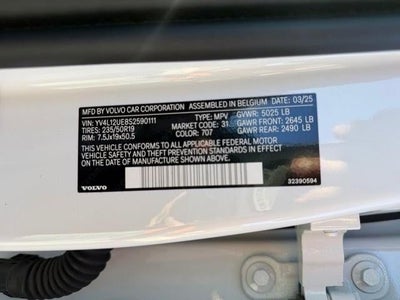 2025 Volvo XC40 B5 AWD Plus Bright Theme