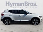 2023 Volvo XC40 B5 AWD Plus Dark Theme