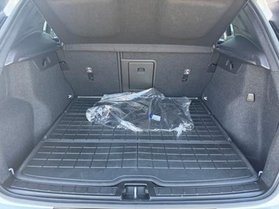 2023 Volvo XC40 B5 AWD Plus Dark Theme