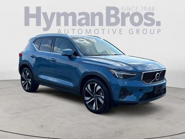 2023 Volvo XC40 B5 AWD Plus Bright Theme
