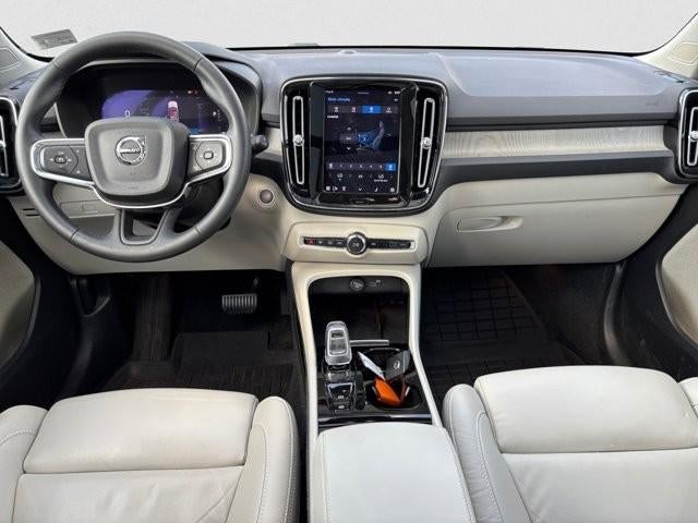 2023 Volvo XC40 B5 AWD Plus Bright Theme