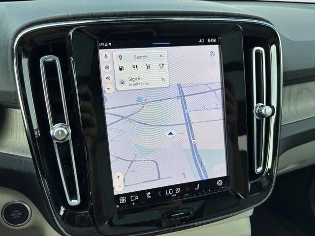 2023 Volvo XC40 B5 AWD Plus Bright Theme