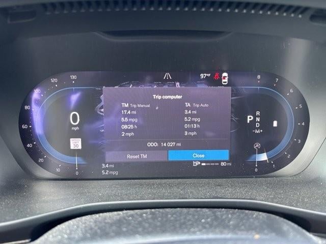 2023 Volvo XC40 B5 AWD Plus Bright Theme