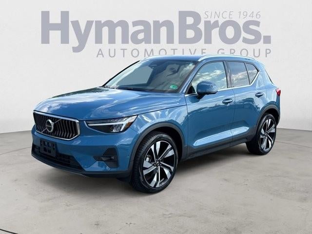 2023 Volvo XC40 B5 AWD Plus Bright Theme