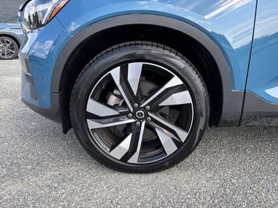 2023 Volvo XC40 B5 AWD Plus Bright Theme