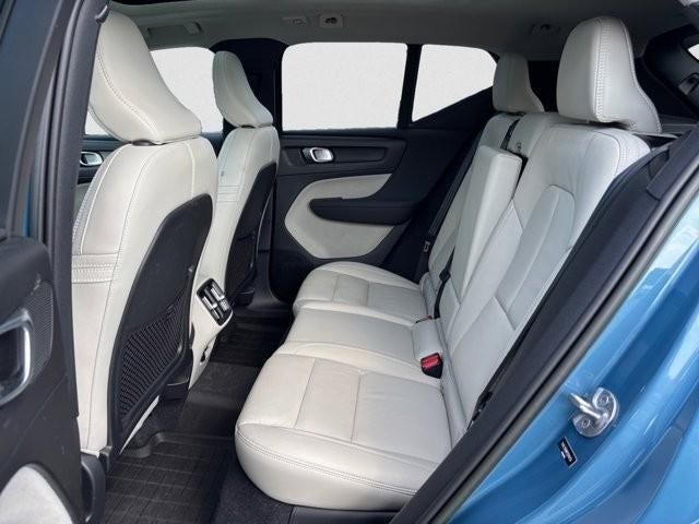 2023 Volvo XC40 B5 AWD Plus Bright Theme