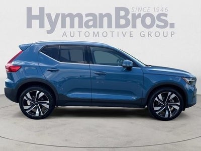 2023 Volvo XC40 B5 AWD Plus Bright Theme