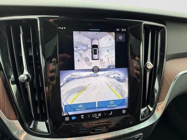 2025 Volvo V60 Cross Country B5 AWD Plus