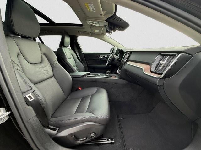 2025 Volvo V60 Cross Country B5 AWD Plus