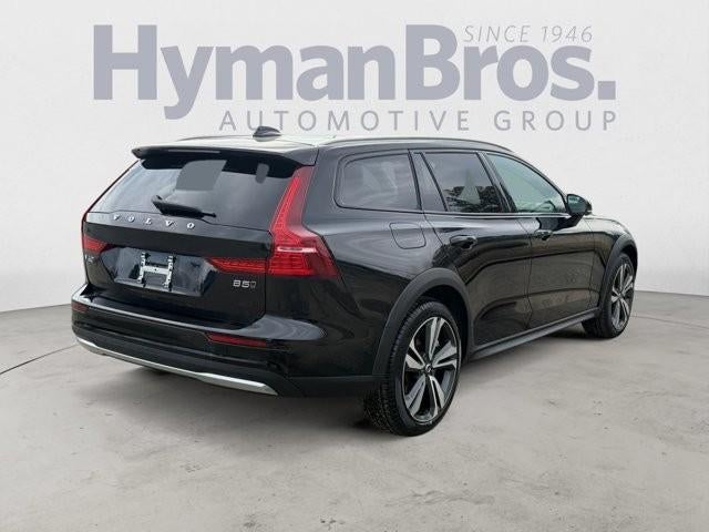 2025 Volvo V60 Cross Country B5 AWD Plus