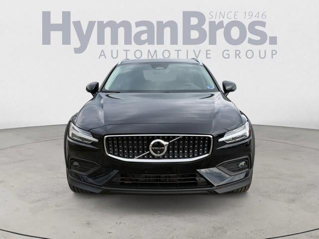 2025 Volvo V60 Cross Country B5 AWD Plus