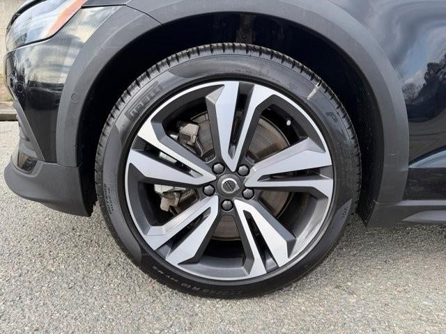 2025 Volvo V60 Cross Country B5 AWD Plus