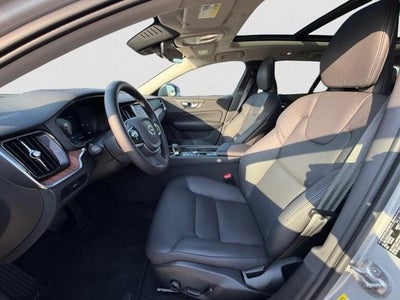 2025 Volvo V60 Cross Country B5 AWD Plus