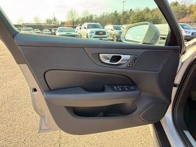 2025 Volvo V60 Cross Country B5 AWD Plus